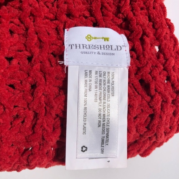 THRESHOLD Red Cable Knit Throw Blanket NWOT - Picture 4 of 8